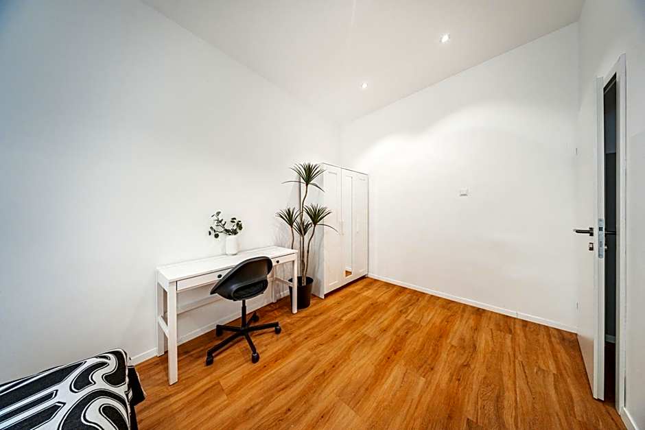 Nice Central City Room