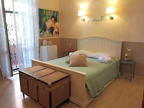 Classic Double Room with Balcony