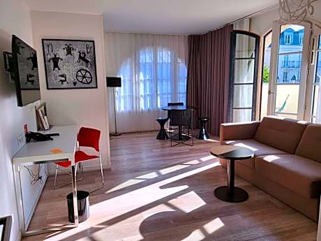 One-Bedroom Apartment with Balcony
