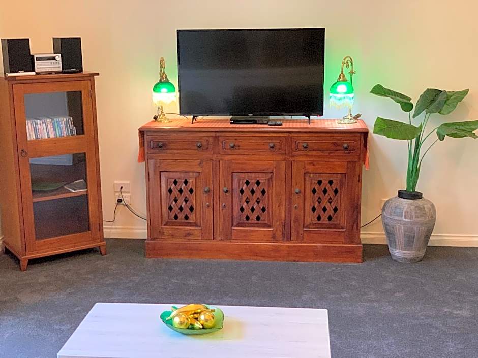 Weeroona Bed And Breakfast