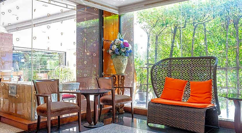 Nonthaburi Palace Hotel