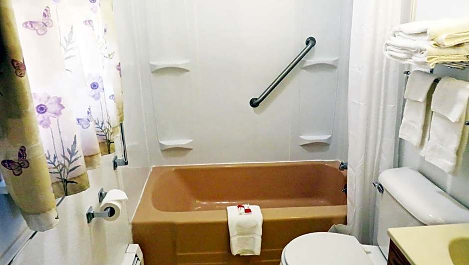 Indianhead Ironwood Hotel