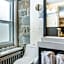 Hotel Louisbourg
