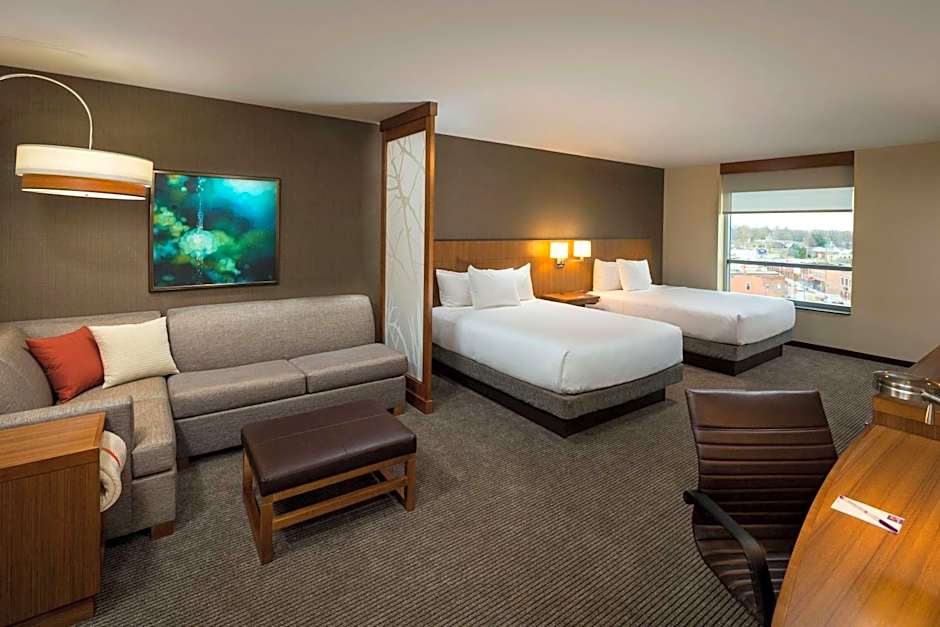 Photo 1 of 7 of 2 Queen Beds with Sofabed, High Floor
