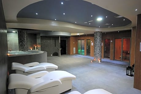 Double or Twin Room with Spa Access