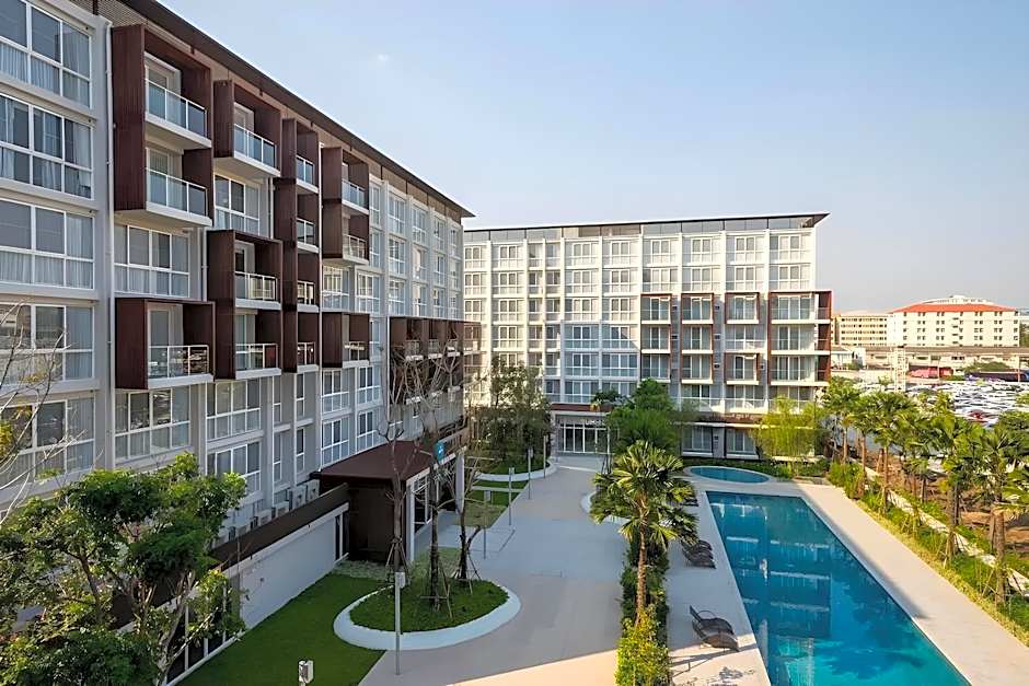 The Idle Hotel and Residence