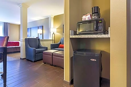 King Suite - Disability Access/Non-Smoking
