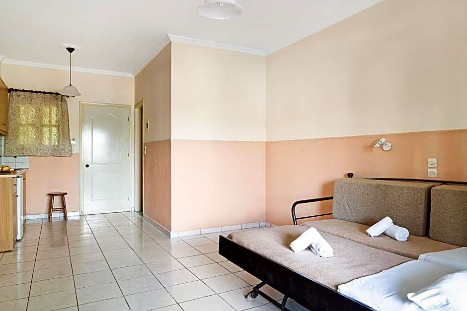 Sandy Maria studio 103