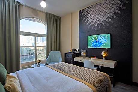 Deluxe King Room