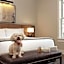 The Harpeth Downtown Franklin, Curio Collection by Hilton