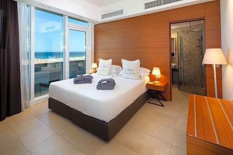 1 KING BED,JRSTE,JACZZ,FRTSEA