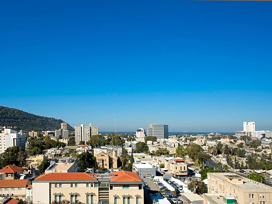 Golden Crown Haifa Hotel