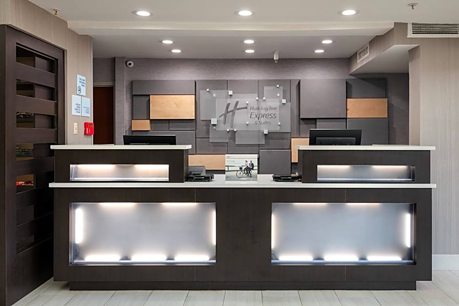 Holiday Inn Express & Suites Milton East I-10 By IHG