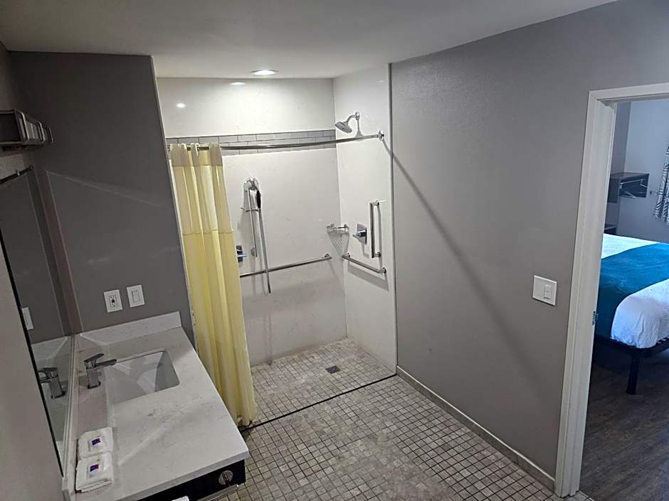 Motel 6 Los Angeles, CA - Downtown