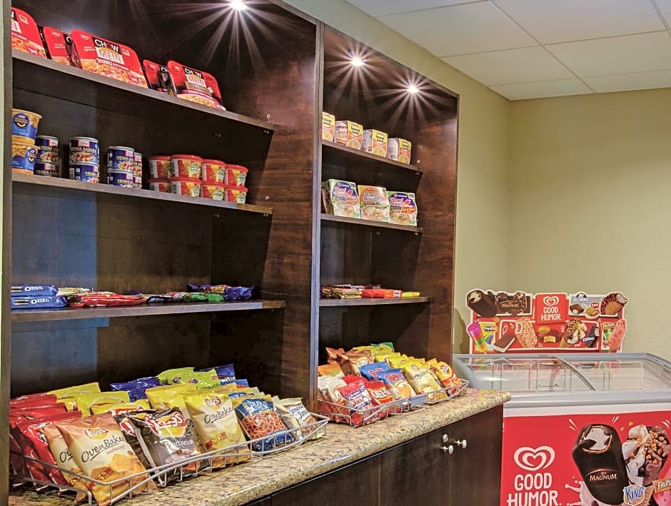 La Quinta Inn & Suites by Wyndham Tampa North