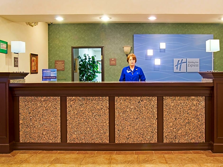 Holiday Inn Express Hotel & Suites Livingston