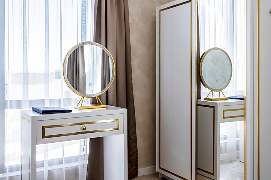 Onyx Beach Residence - Free Parking & Beach Access