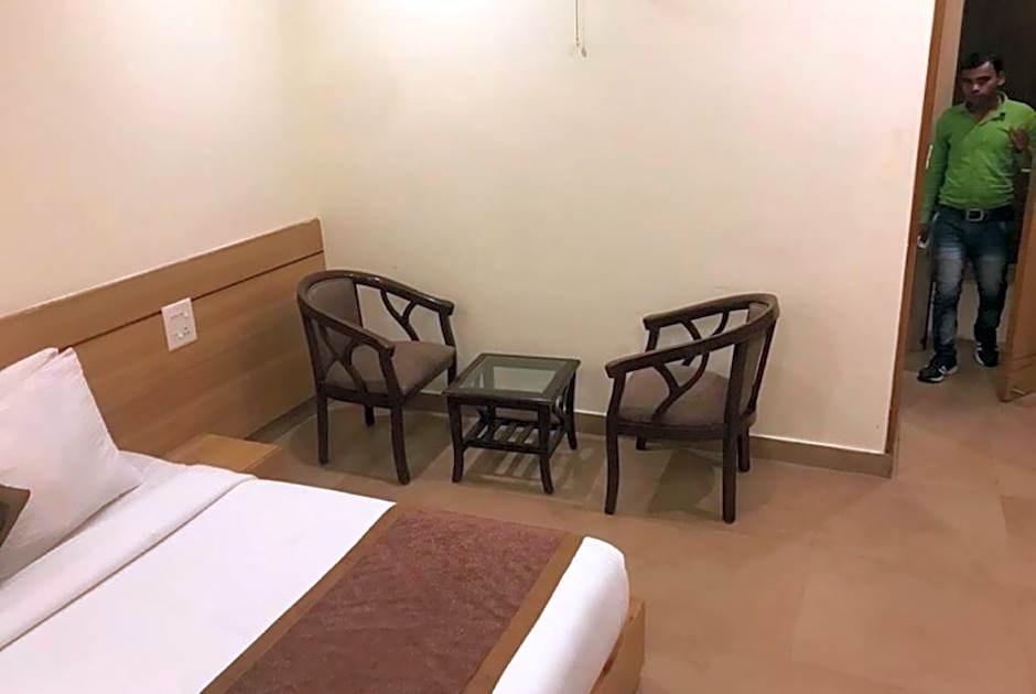 Goroomgo City Square Hisar