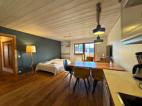 Apartment with Balcony (4 Adults)