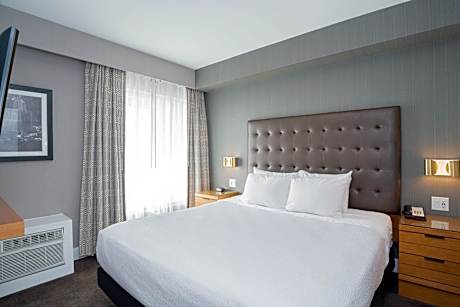 Standard Suite, 1 King Bed, Kitchen