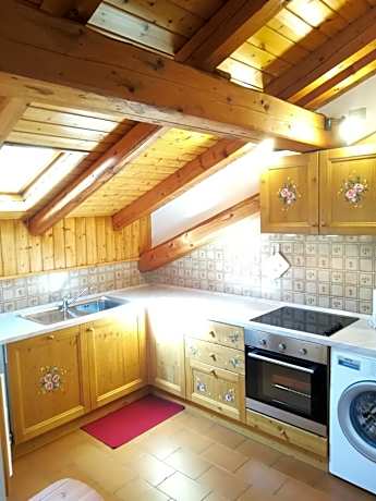 Apartment with Mountain View
