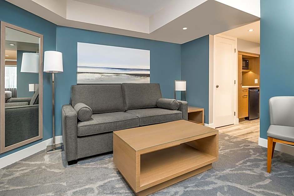Coast Tsawwassen Inn