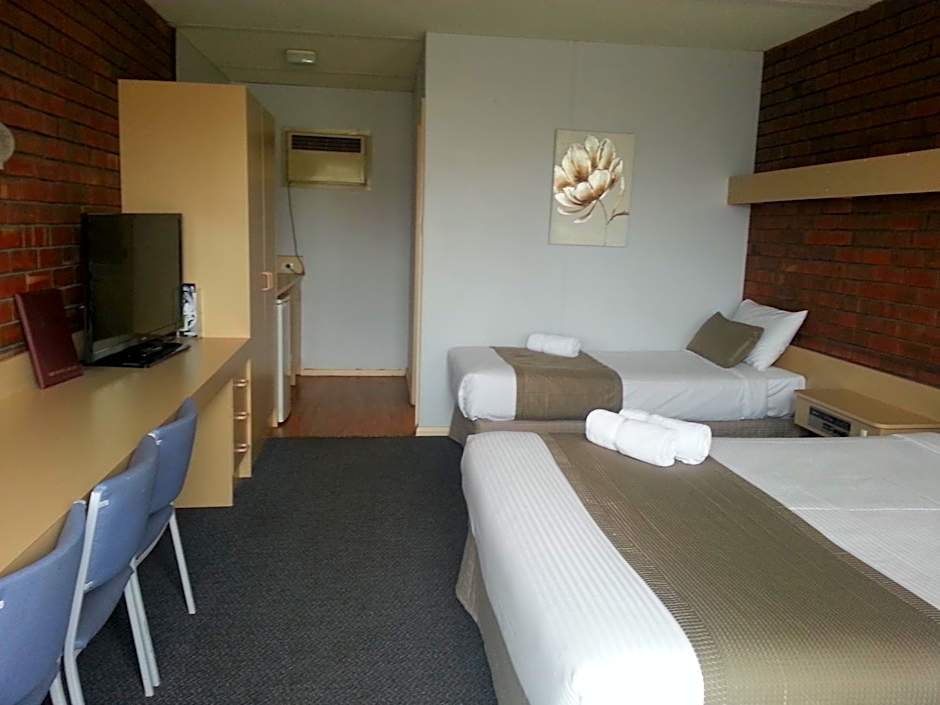 Big Valley Lakeside Paradise Motor Inn