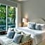 Room & Vespa Suite 4