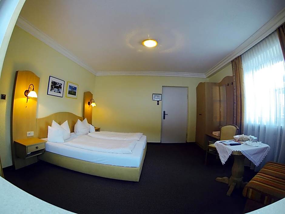 Aktivhotel & Gasthof Schmelz Ihr familienfreundliches Urlaubs Hotel mit Wellness Hallenbad, Alpensauna neu ab Februar 2026 Chiemgau Karte