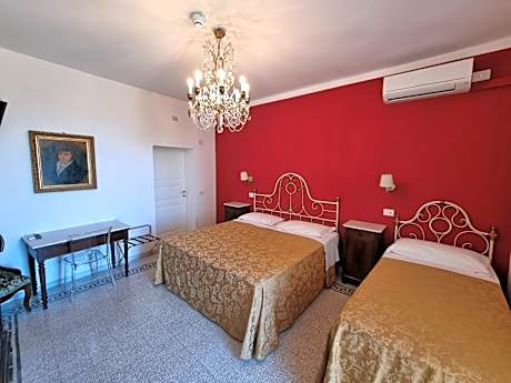 Triple Room with Terrace
