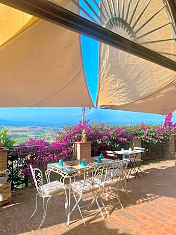 Casa Cerboneschi B&B in a medieval village with Panoramic Tuscan Hills