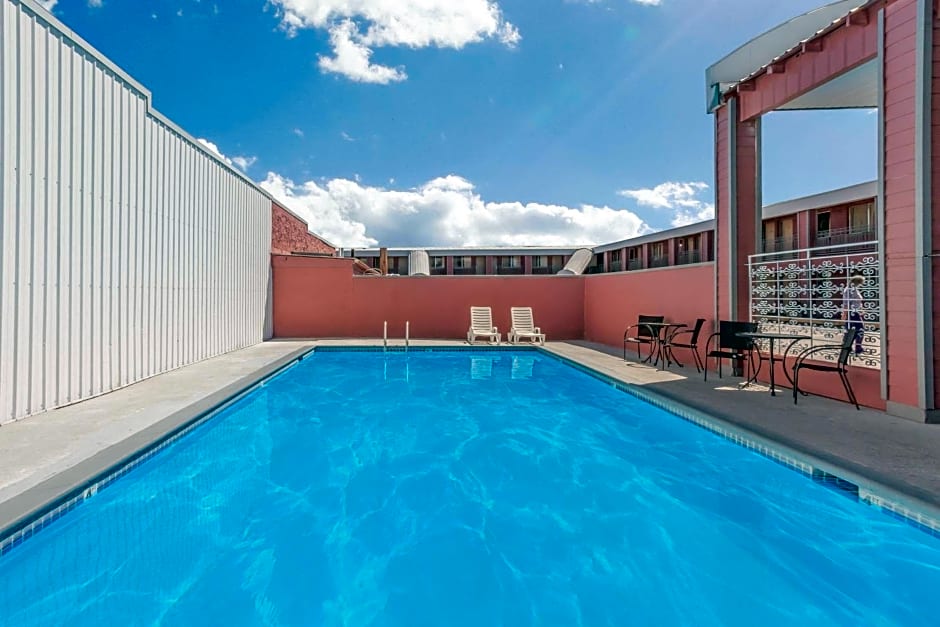 Days Inn by Wyndham Burns