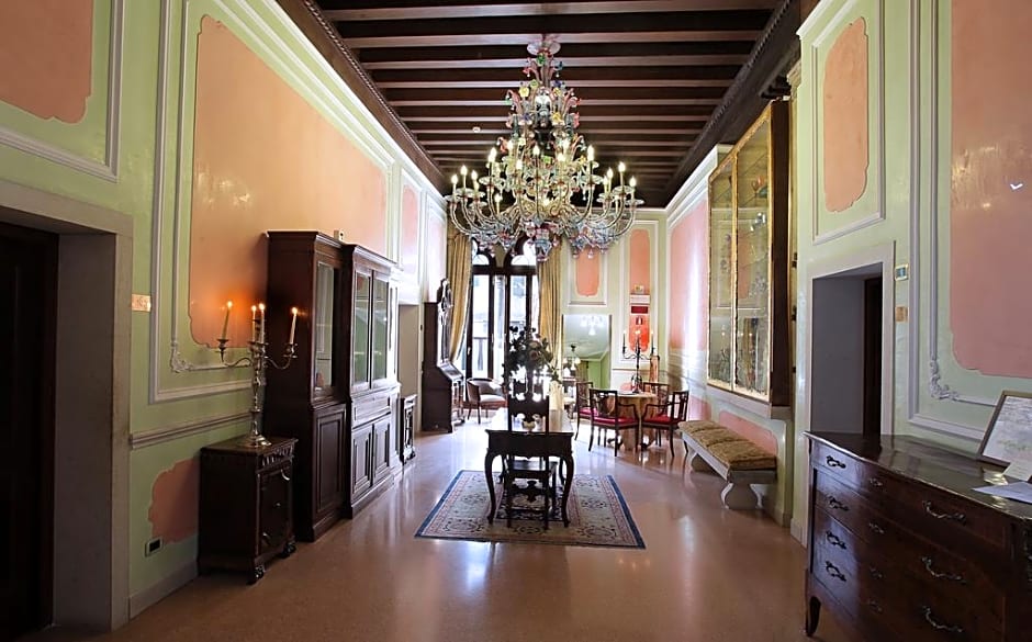 Hotel San Moise