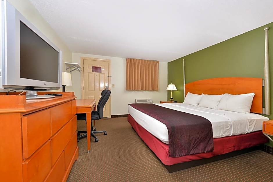 Charleston Eagle Inn