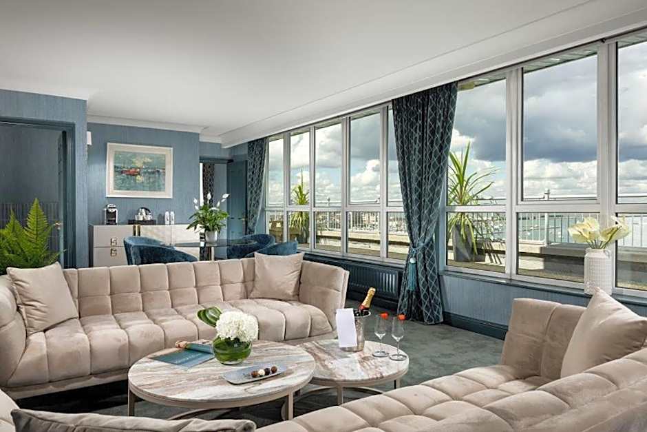Grand Hotel