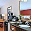Clackamas Inn and Suites