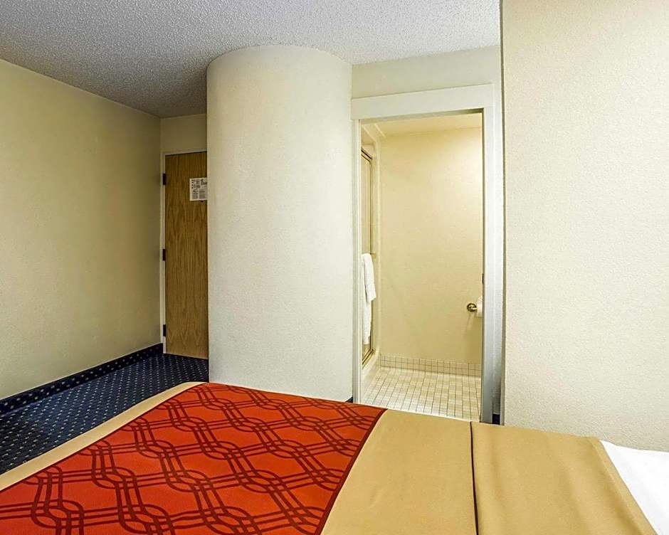Econo Lodge Denver International Airport