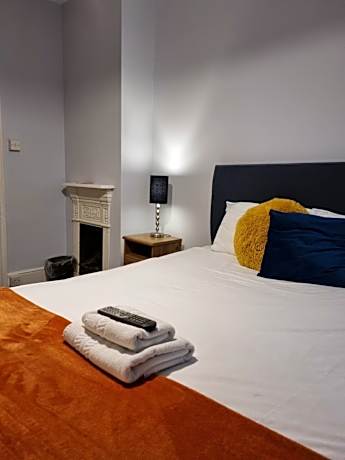 Single Room with Private External Bathroom