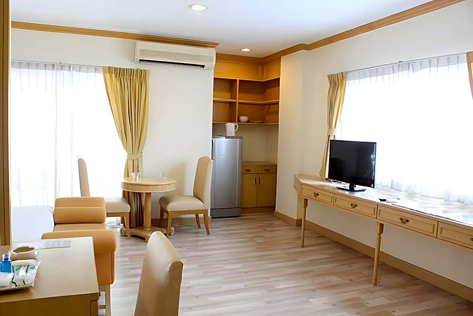 Romance Hotel Srinakarin