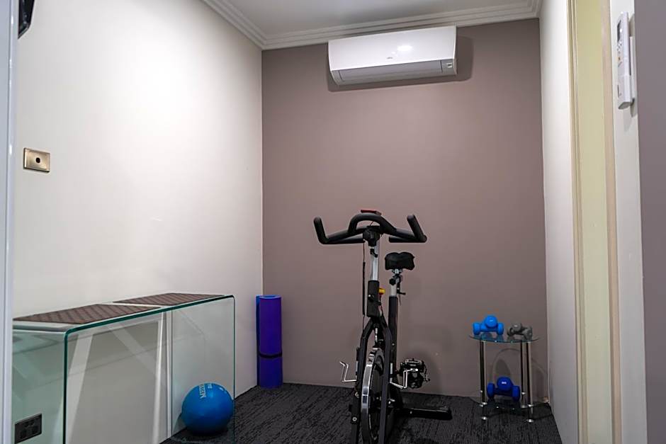 Golden West Motor Inn