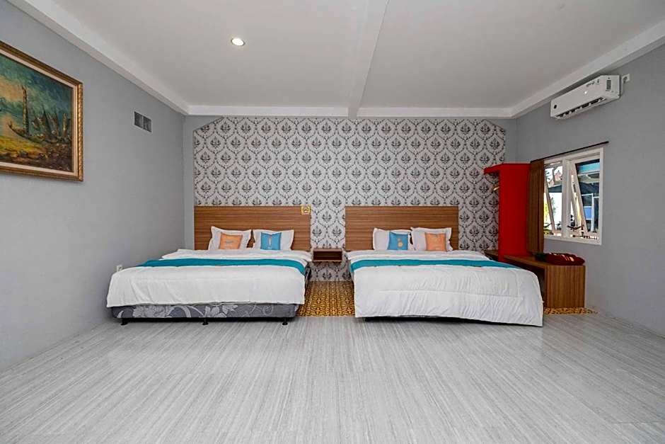 Sans WM Hotel Blitar