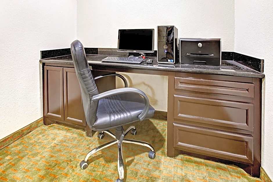Scottish Inns and Suites - La Porte