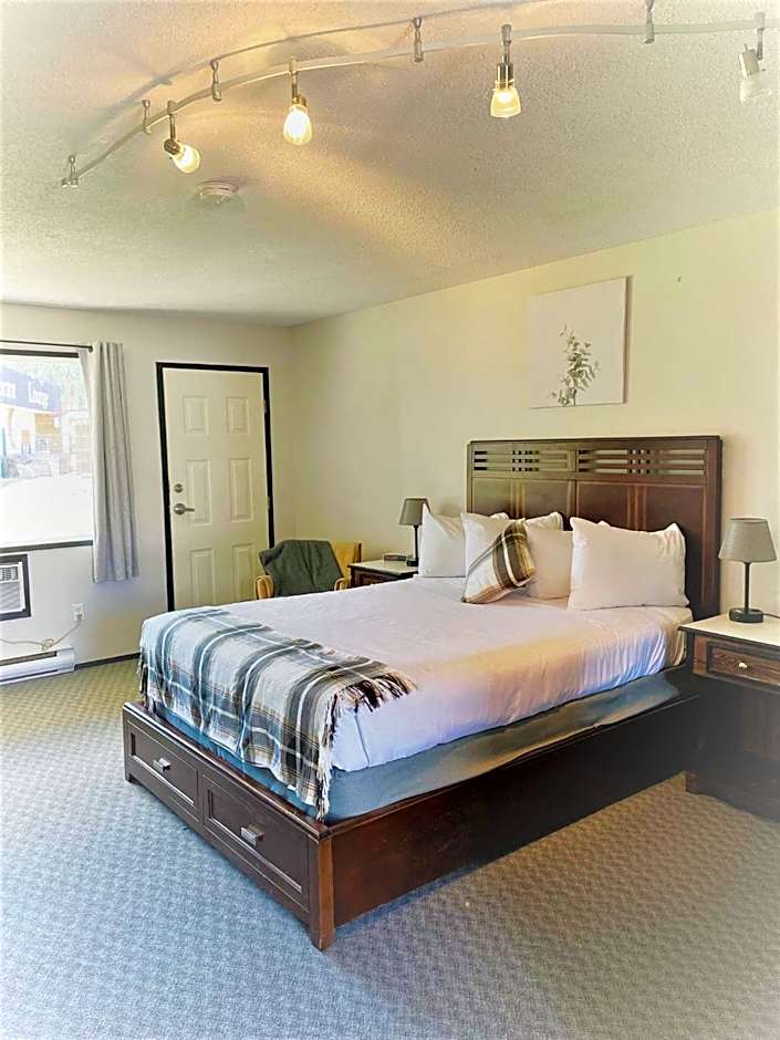 Christina Lake Motel and RV Park