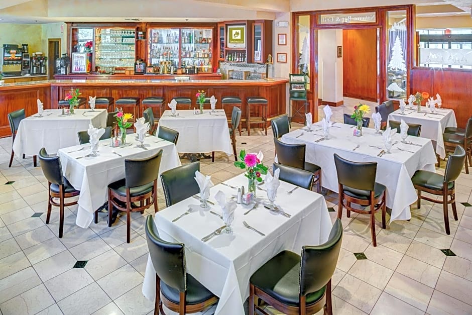 Lake Natoma Inn