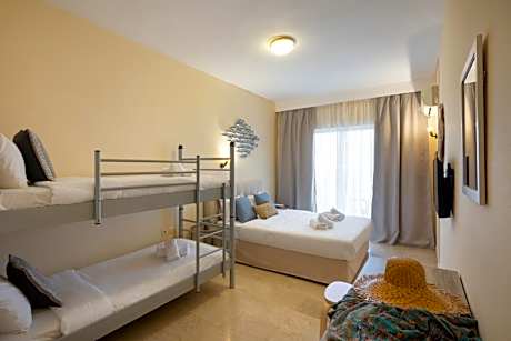 Family Room with Sea View