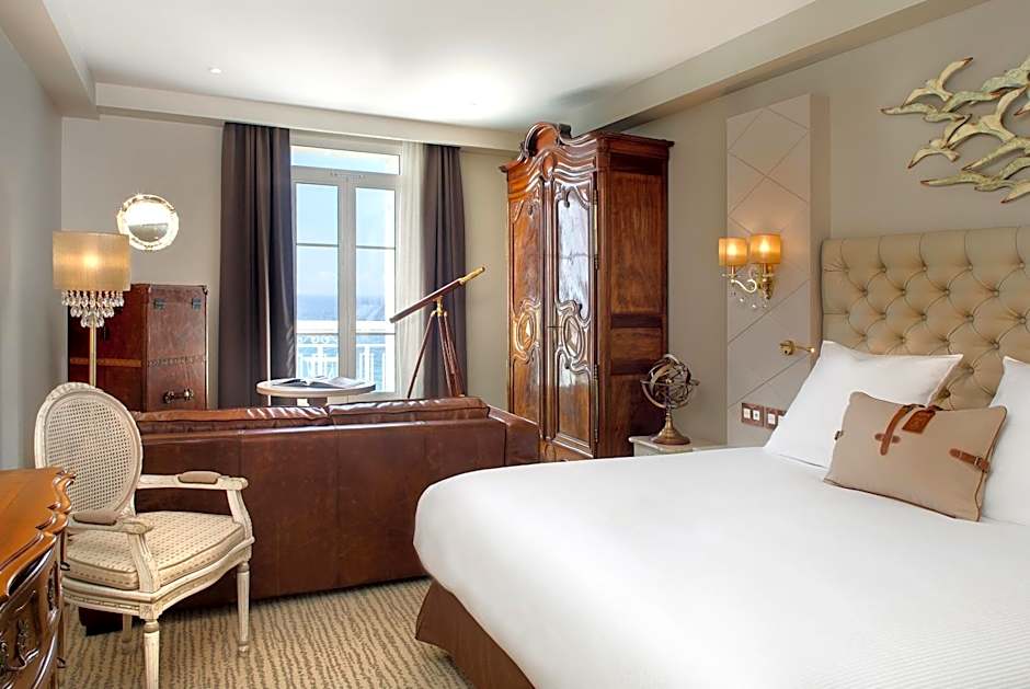 Grand Hotel Des Sablettes Plage, Curio Collection By Hilton