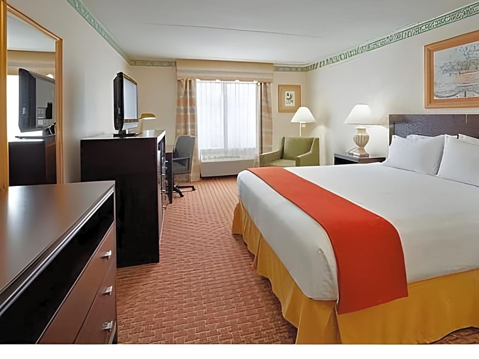 Holiday Inn Express Hotel & Suites Easton