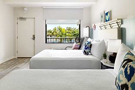 Deluxe Double Queen Room with Pool View -Newly Renovated