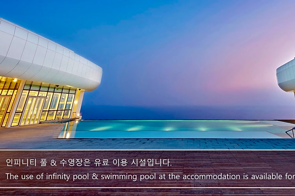 Golden Tulip Skybay Gyeongpo Hotel