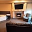 Okoboji Inn & Suites
